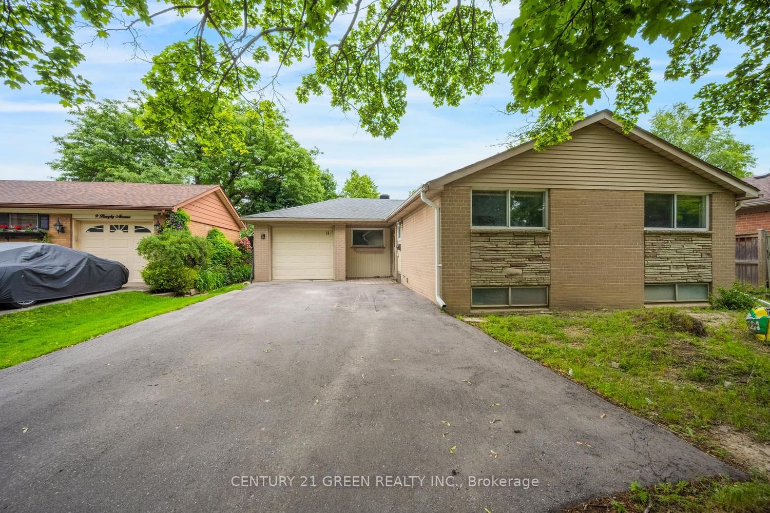 11 Burgby Avenue • Brampton, ON photo 1