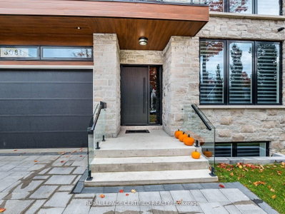 3081 Grenville Drive • Mississauga, ON photo 3
