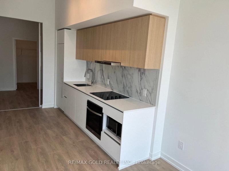 110 - 1100 Sheppard Avenue W