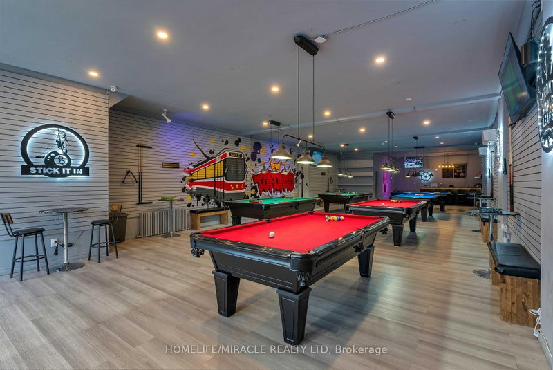 2789 Lakeshore Boulevard, Toronto