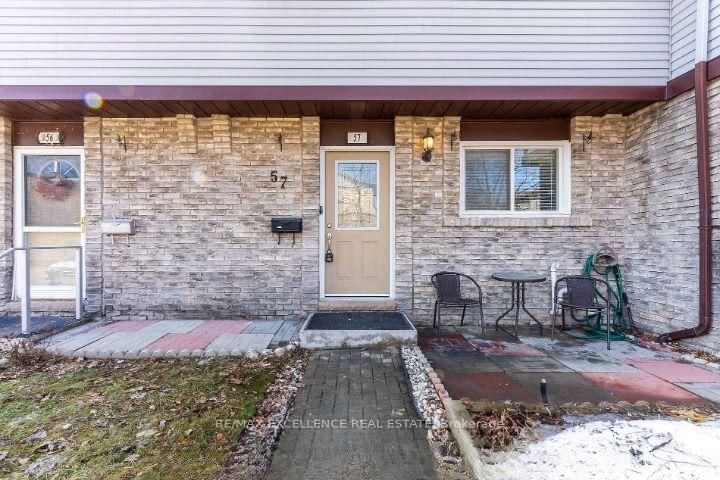 57 - 45 Hansen Road N