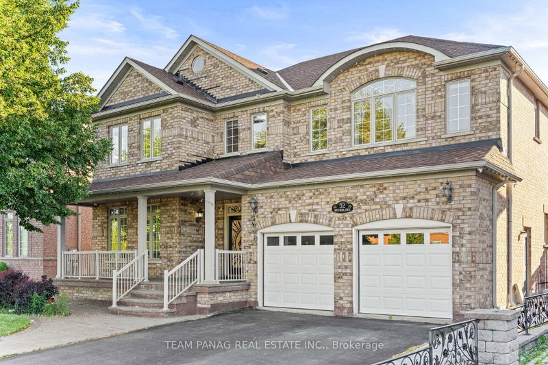 52 Mount Royal Circle