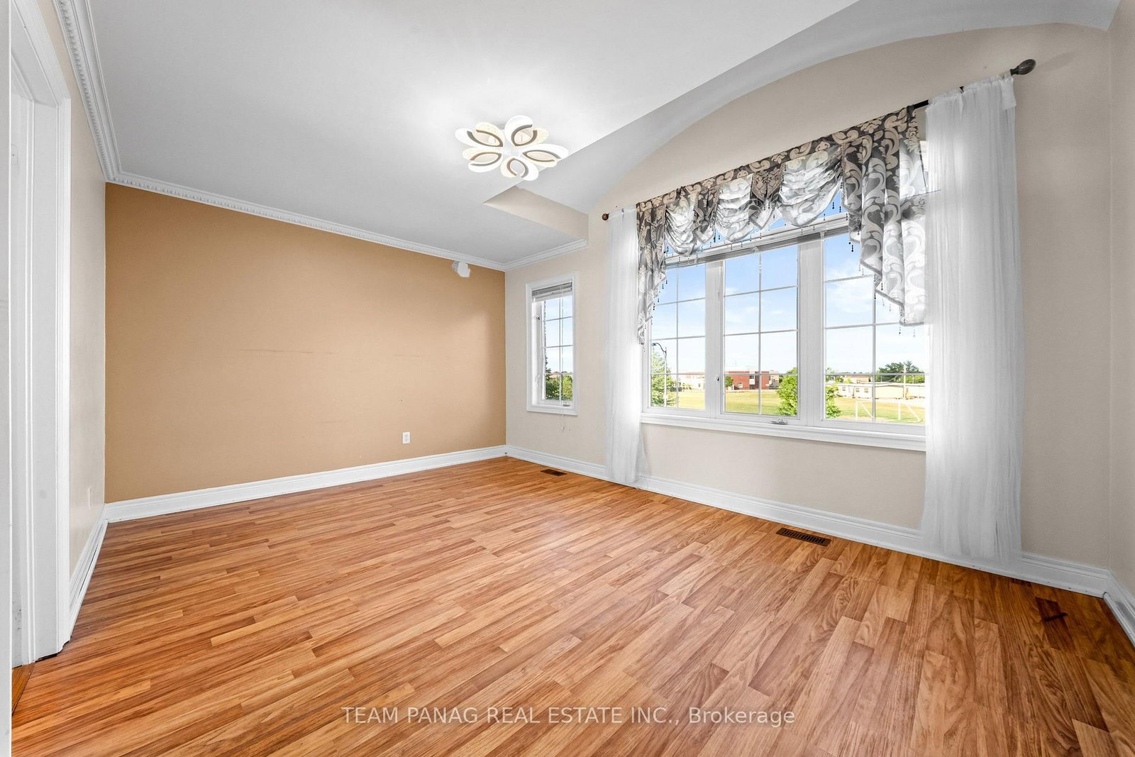 52 Mount Royal Circle • Brampton, ON photo 32