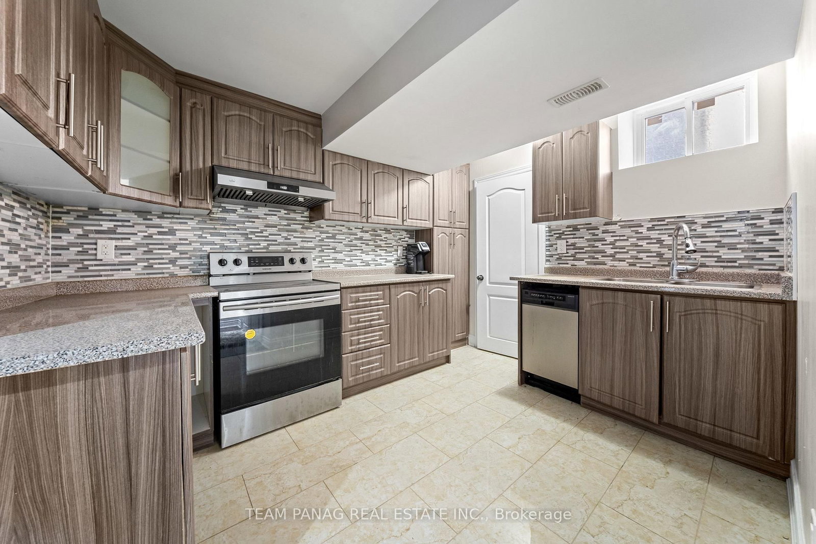 52 Mount Royal Circle • Brampton, ON photo 40