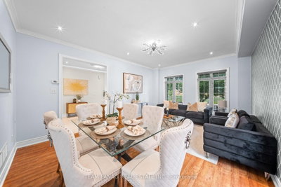 52 Mount Royal Circle • Brampton, ON photo 9