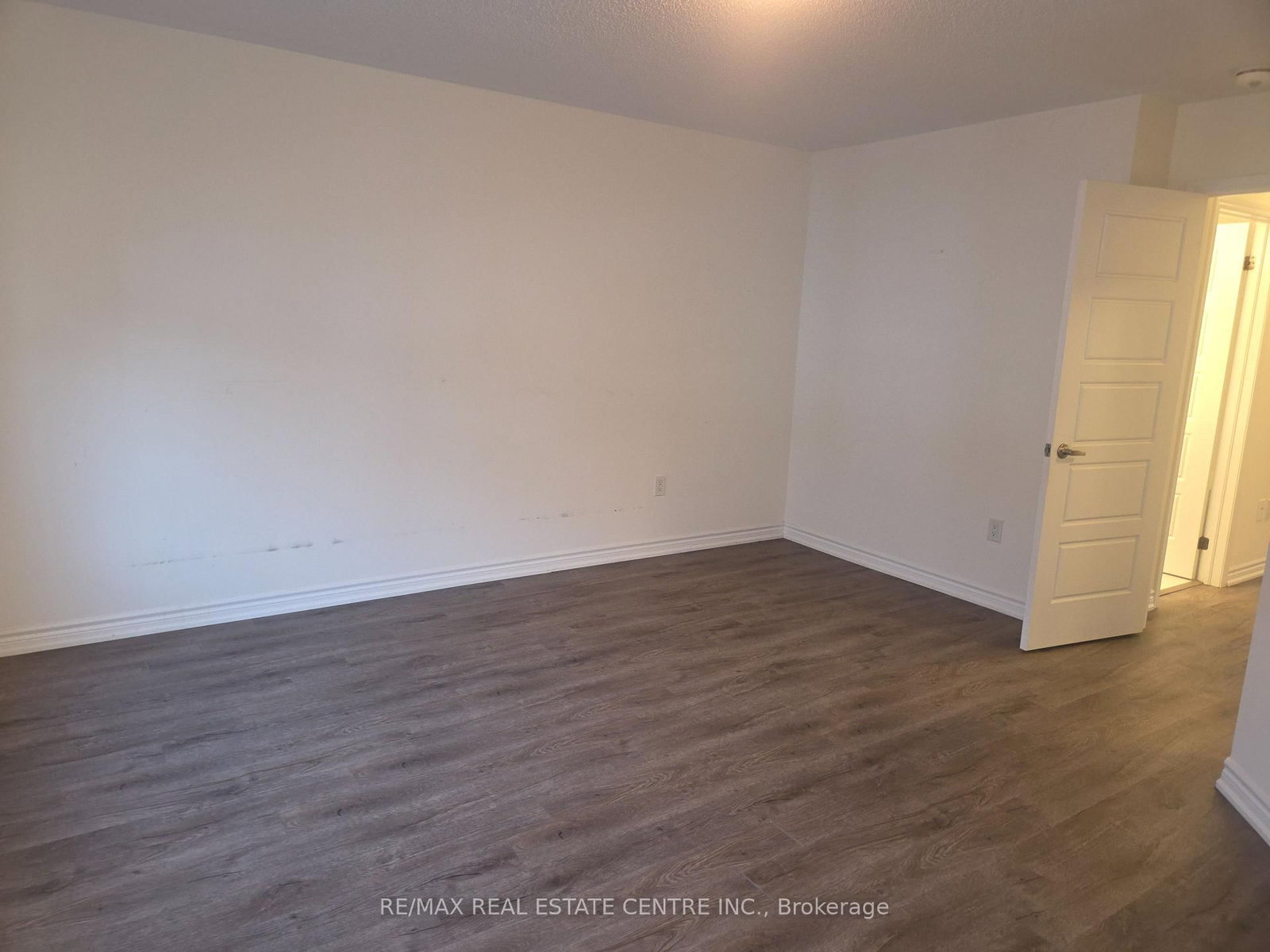 25-975 whitlock Ave, Milton, view 5