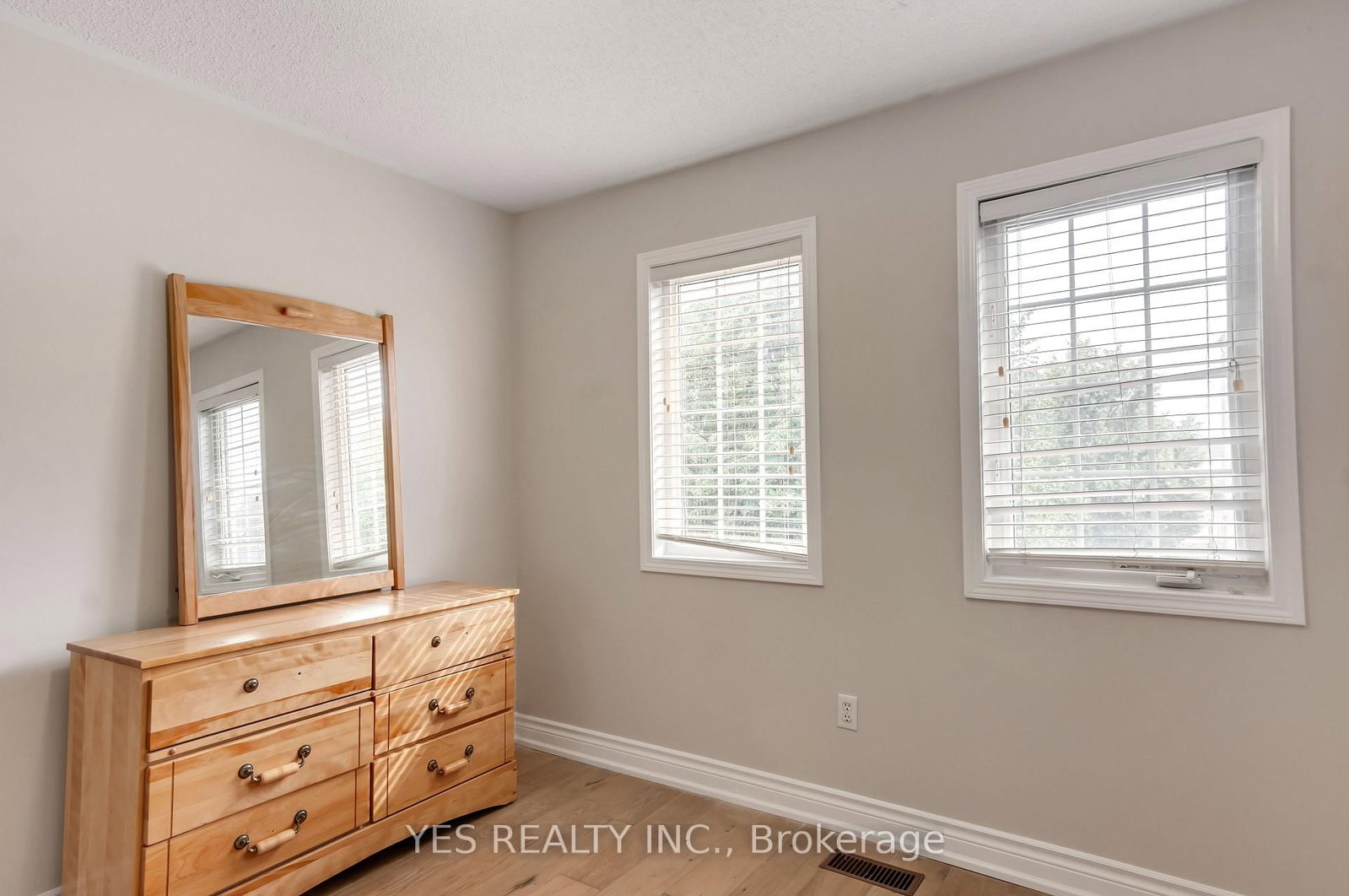 19 Virtues Avenue • Brampton, ON photo 9