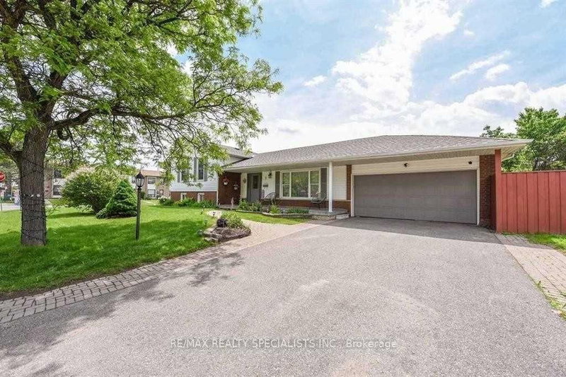 2 Marchbank Cres photo 4