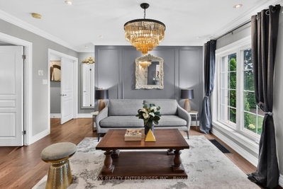 273 Savoy Crescent • Oakville, ON photo 8