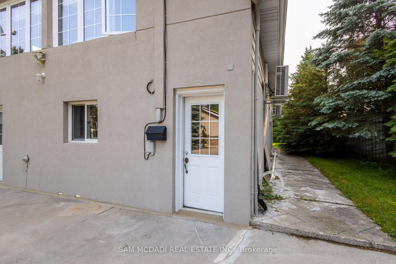 Upper - 14011 Trafalgar Road