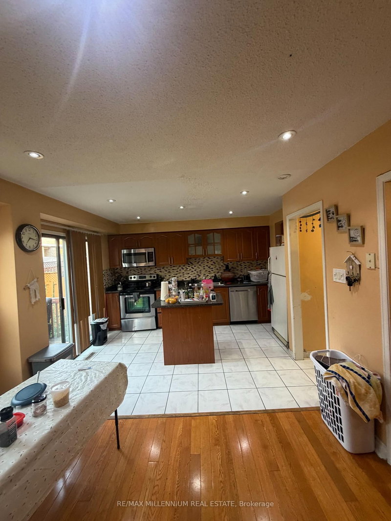 10 Hendricks Crescent