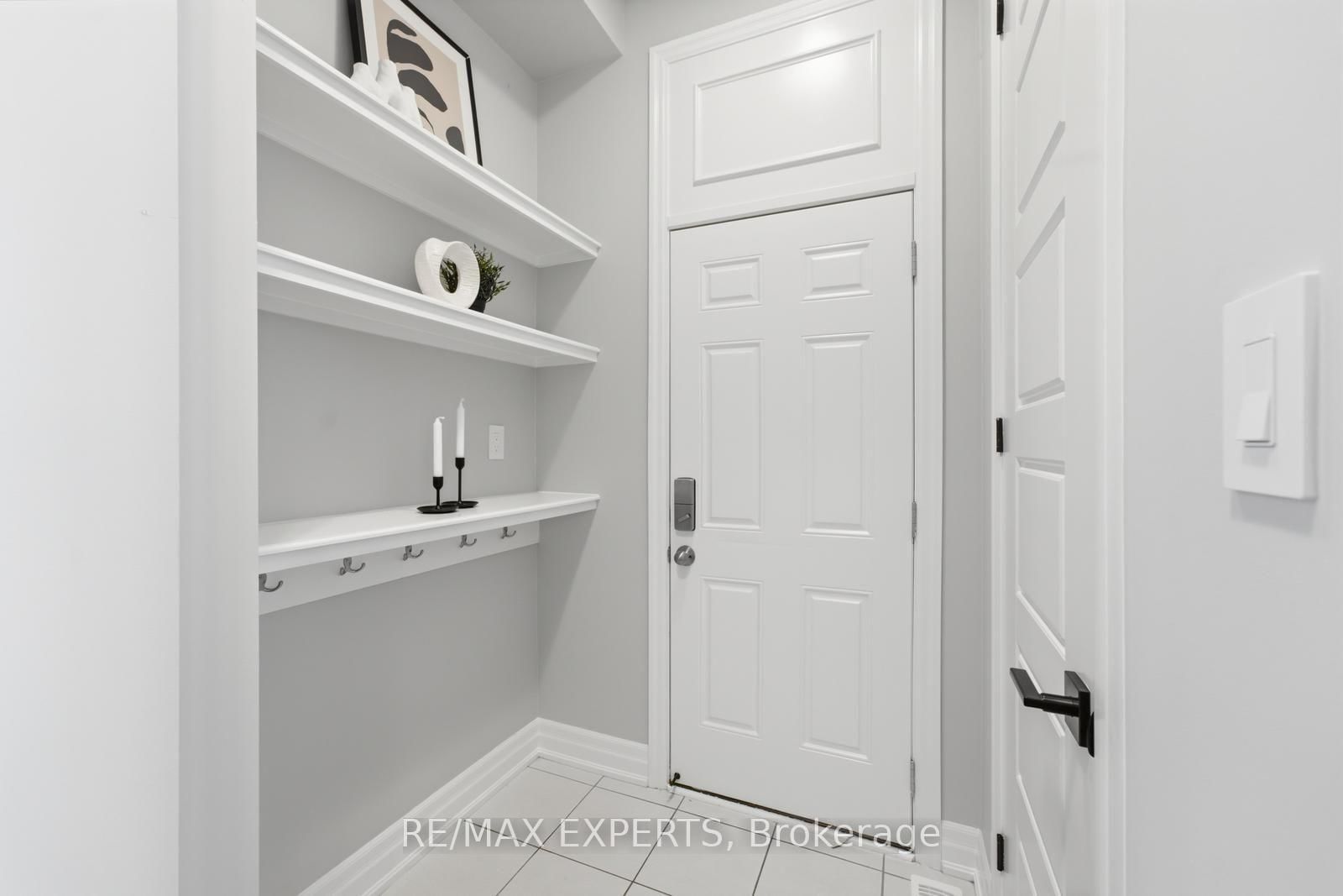 1296 Aymond Crescent W • Oakville, ON photo 9