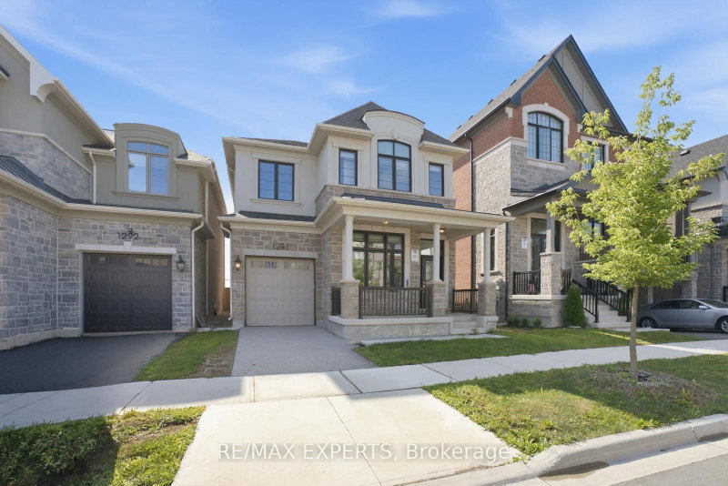 1296 Aymond Crescent W