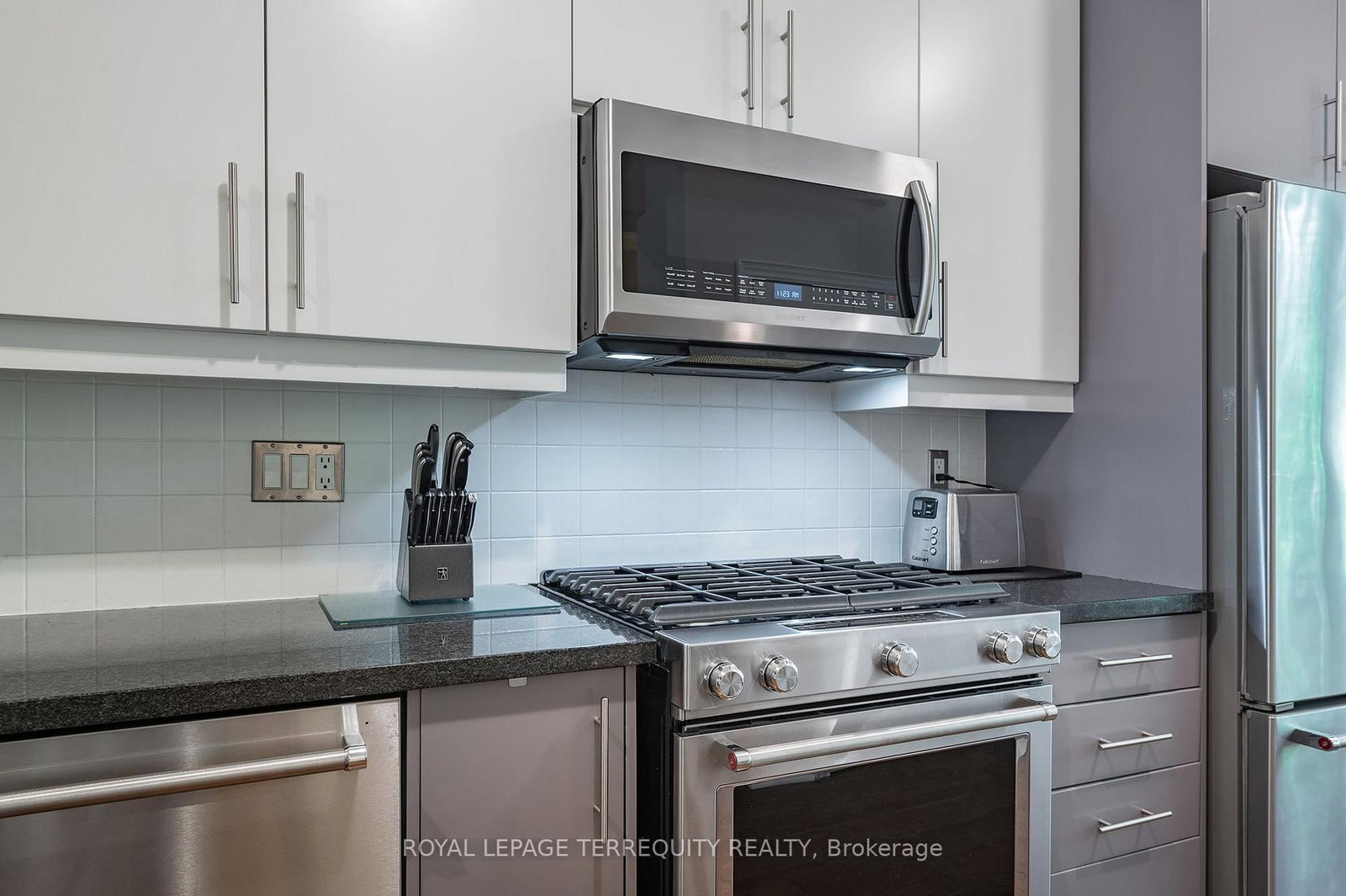 265 Van Dusen Boulevard • #9 • Toronto, ON photo 7