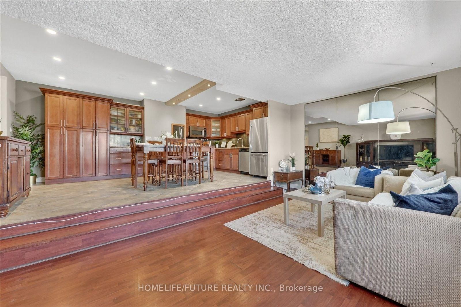 15 Elizabeth Street N • #704 • Mississauga, ON photo 19