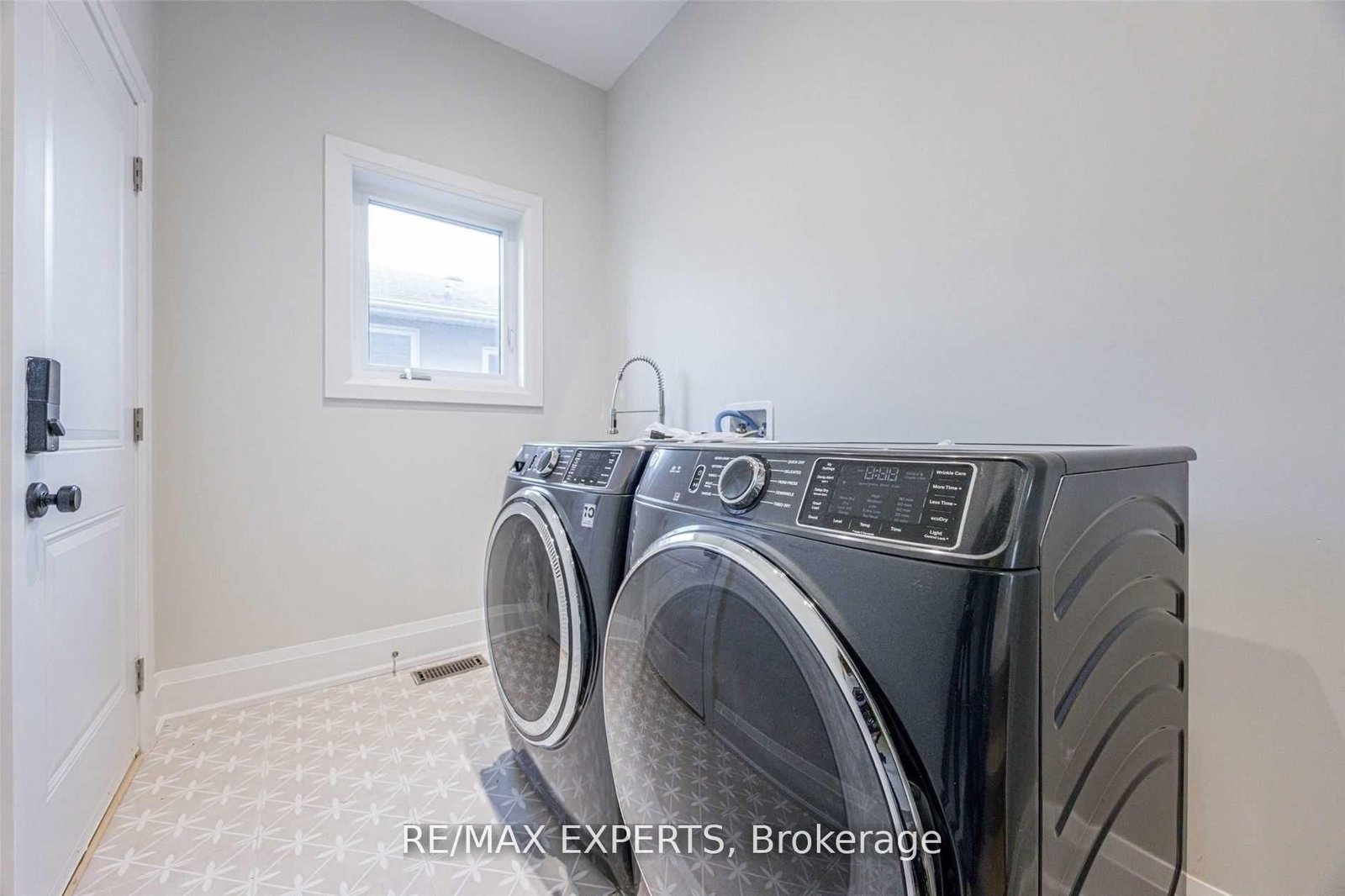 55 Muir Avenue • Toronto, ON photo 13