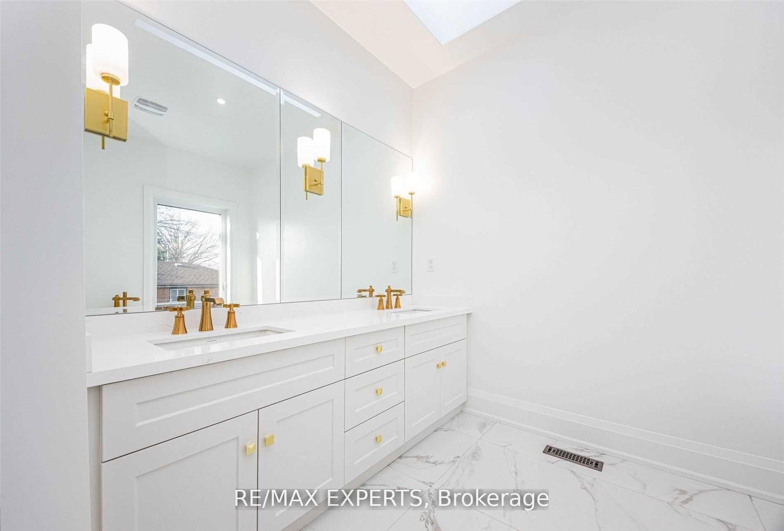 55 Muir Avenue • Toronto, ON photo 8
