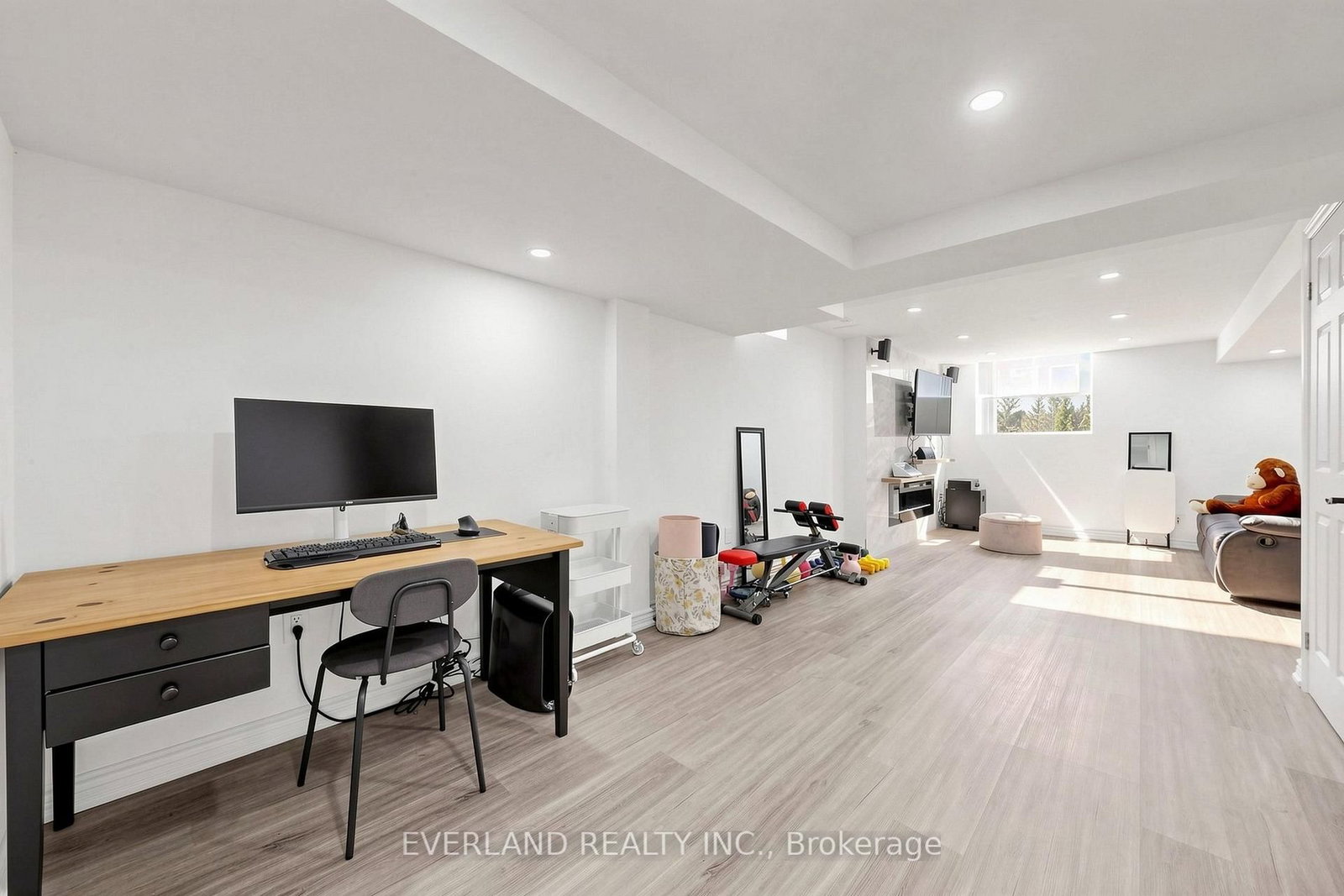 102 Nahani Way, Mississauga, view 33