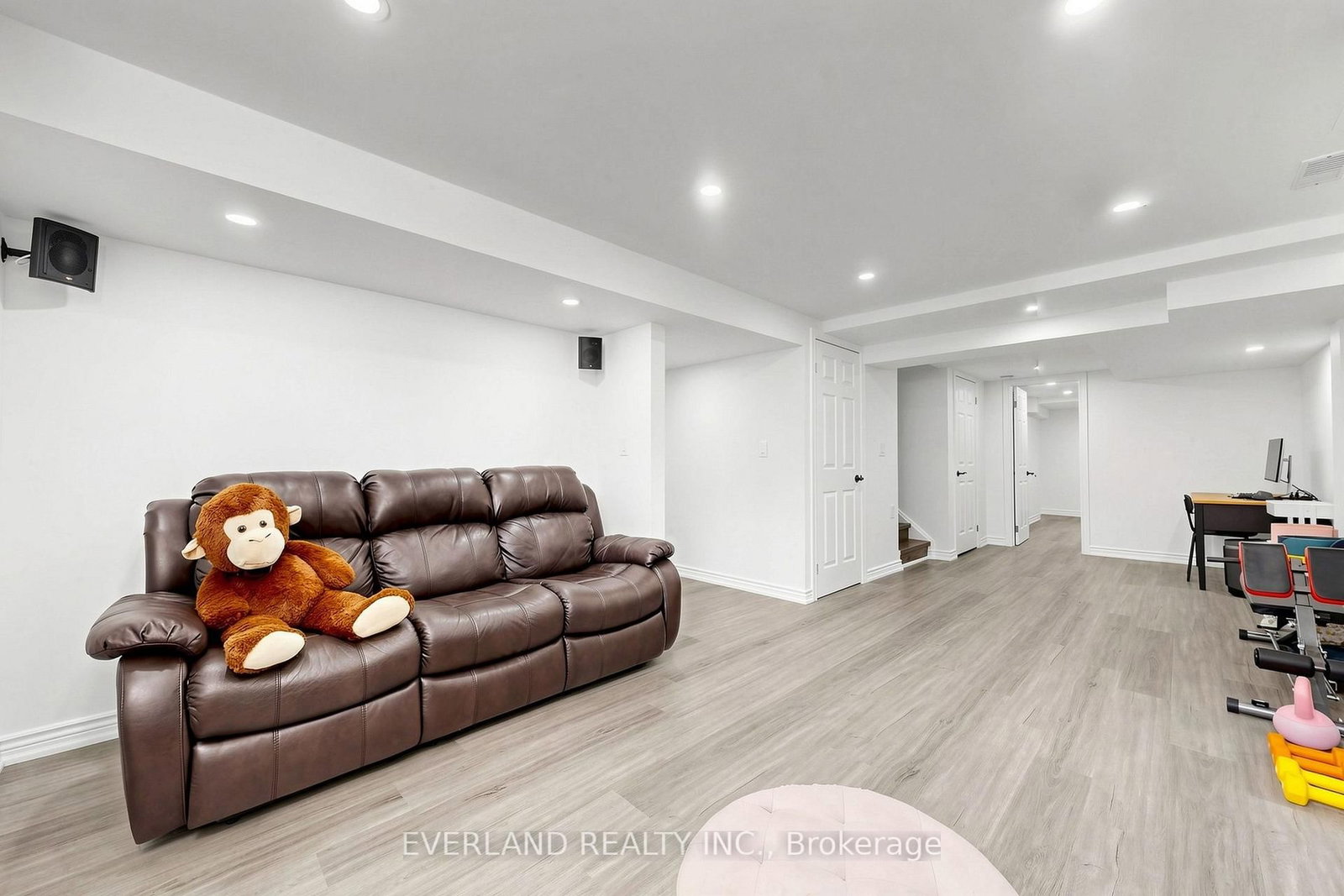 102 Nahani Way, Mississauga, view 34