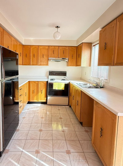 4535 Gullfoot Circle • Mississauga, ON photo 8