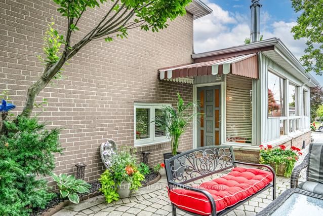 87 Hullmar Drive • Toronto, ON photo 35