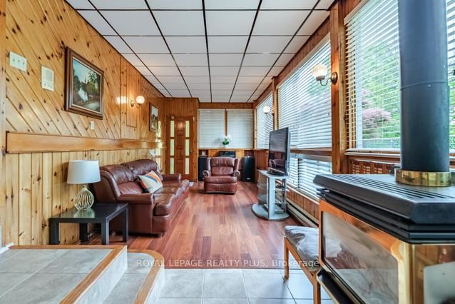 87 Hullmar Drive • Toronto, ON photo 6