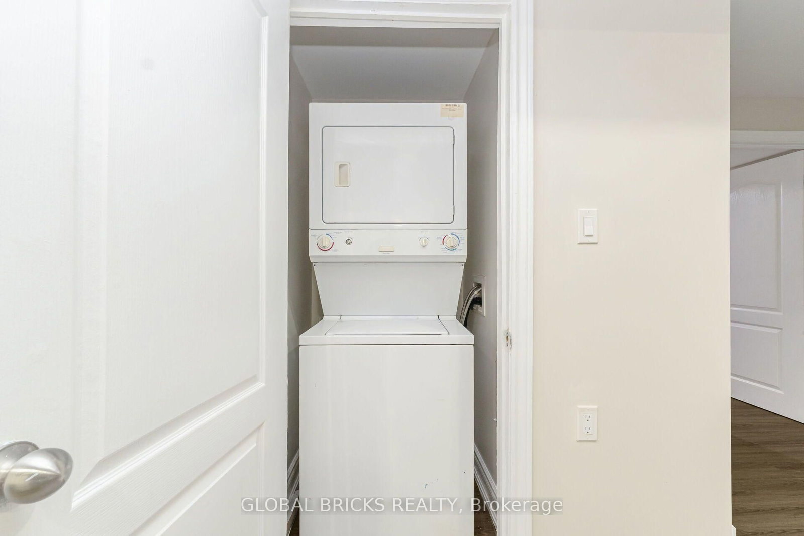 6190 Saltmarsh Court • Mississauga, ON photo 37
