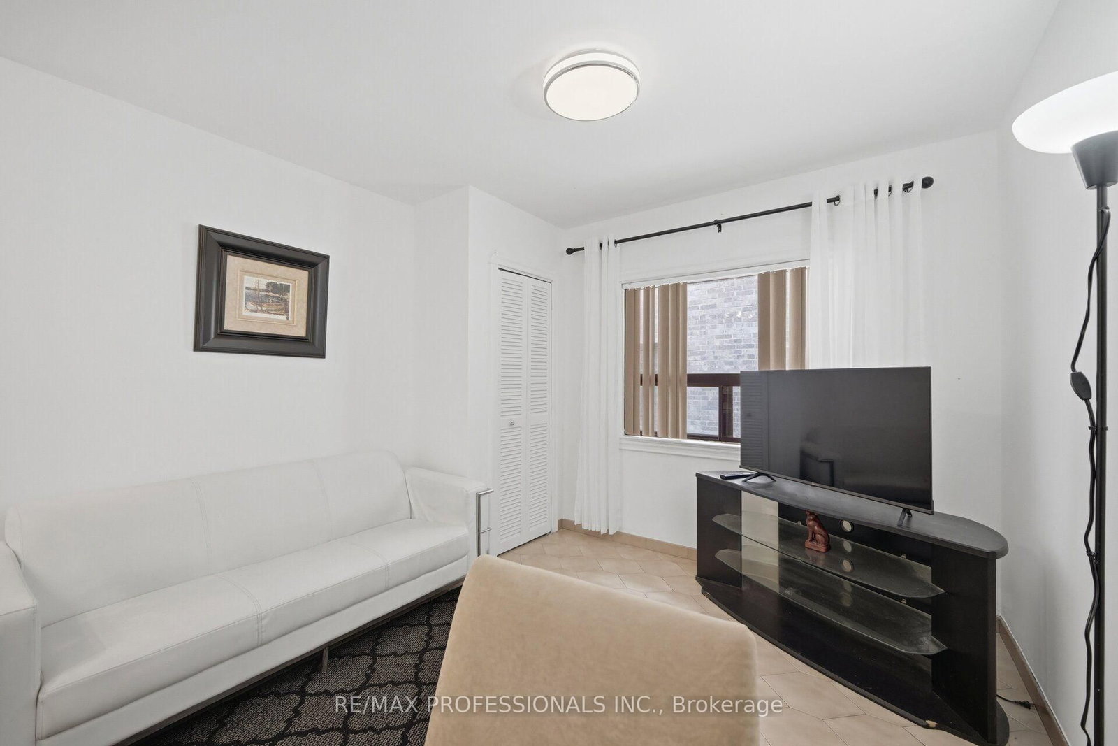 53 Wilmar Road • Toronto, ON photo 10