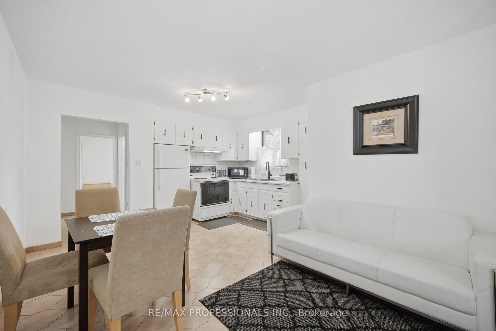 53 Wilmar Road • Toronto, ON photo 11