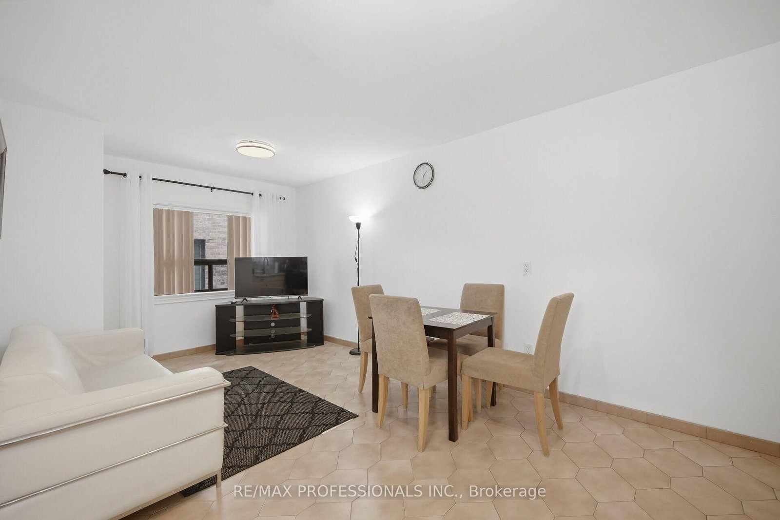 53 Wilmar Road • Toronto, ON photo 8
