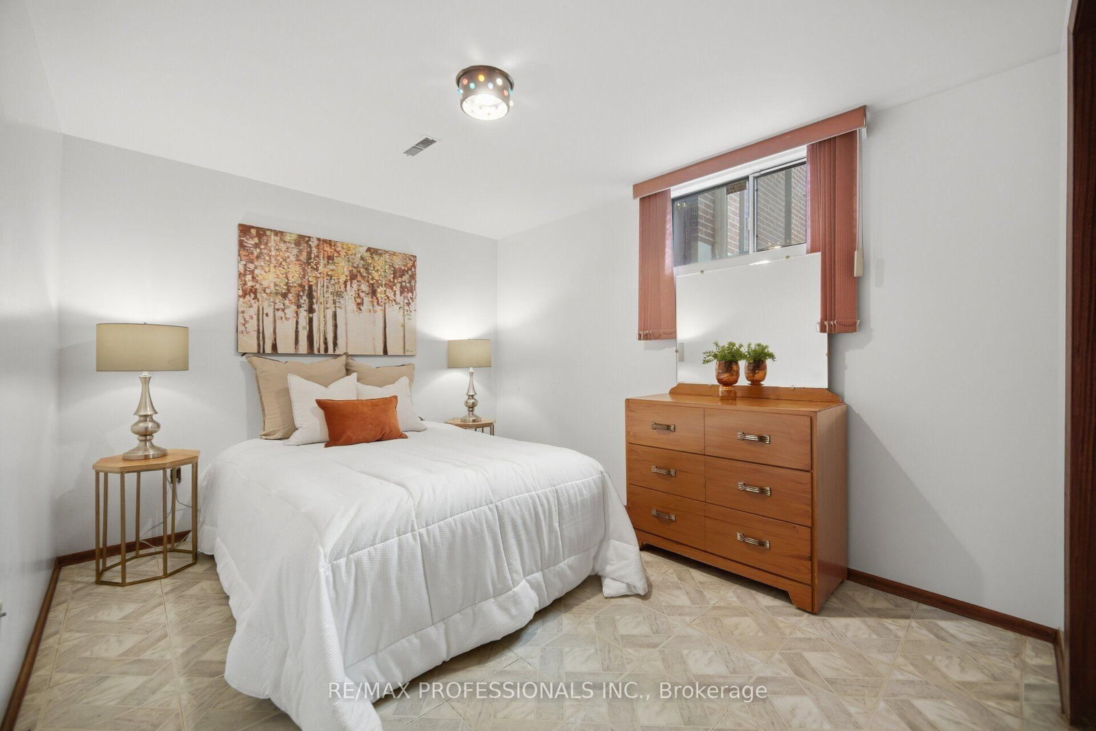19 Earldown Drive • Toronto, ON photo 32