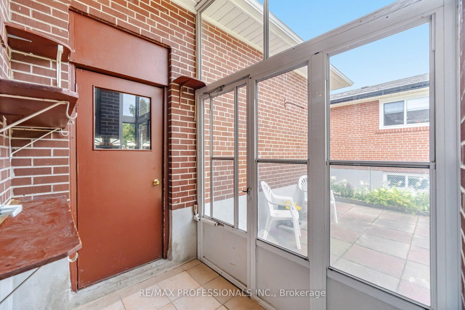 19 Earldown Drive • Toronto, ON photo 37