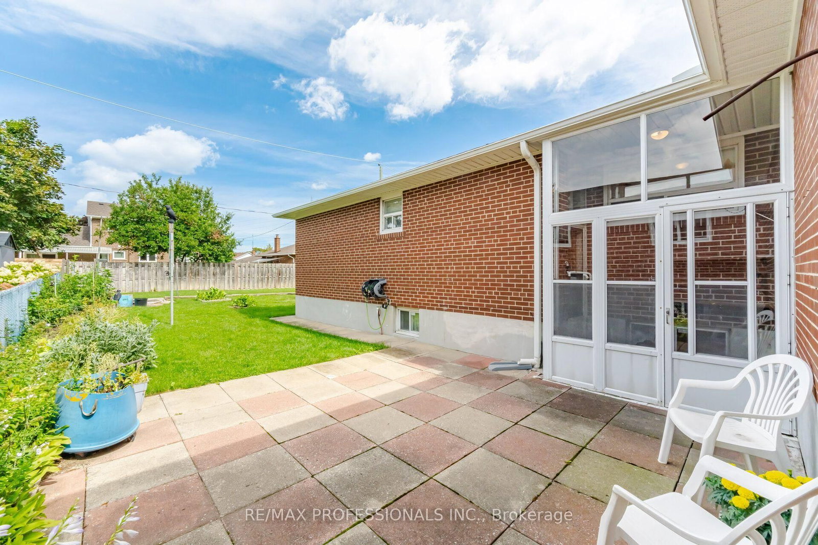 19 Earldown Drive • Toronto, ON photo 39