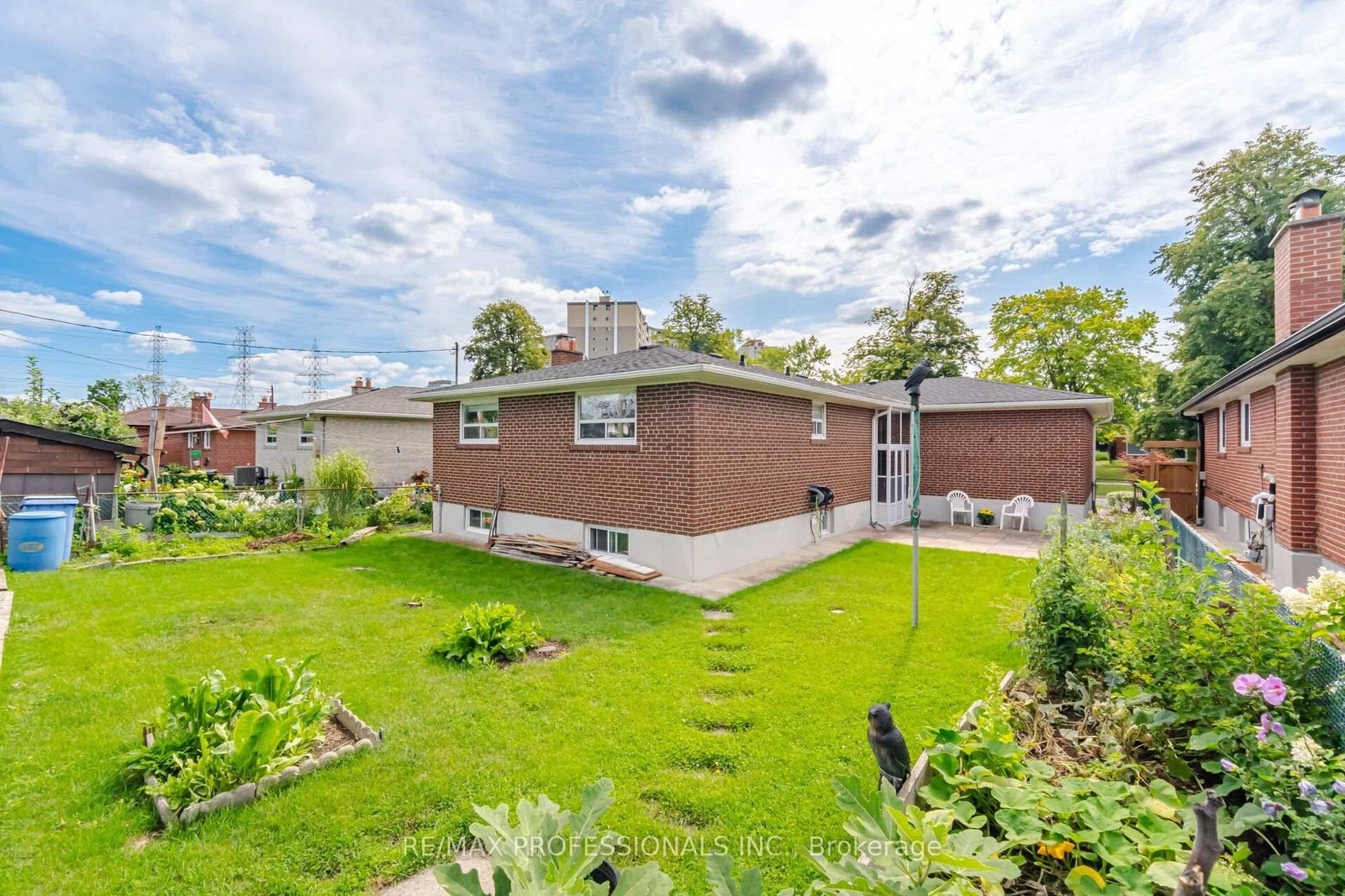 19 Earldown Drive • Toronto, ON photo 42