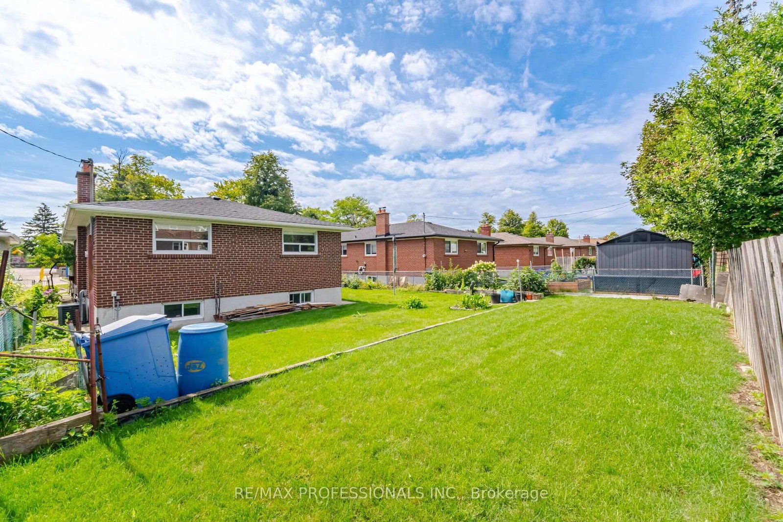 19 Earldown Drive • Toronto, ON photo 44
