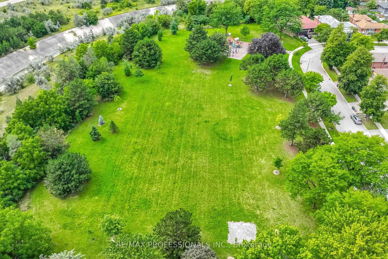 19 Earldown Drive • Toronto, ON photo 49
