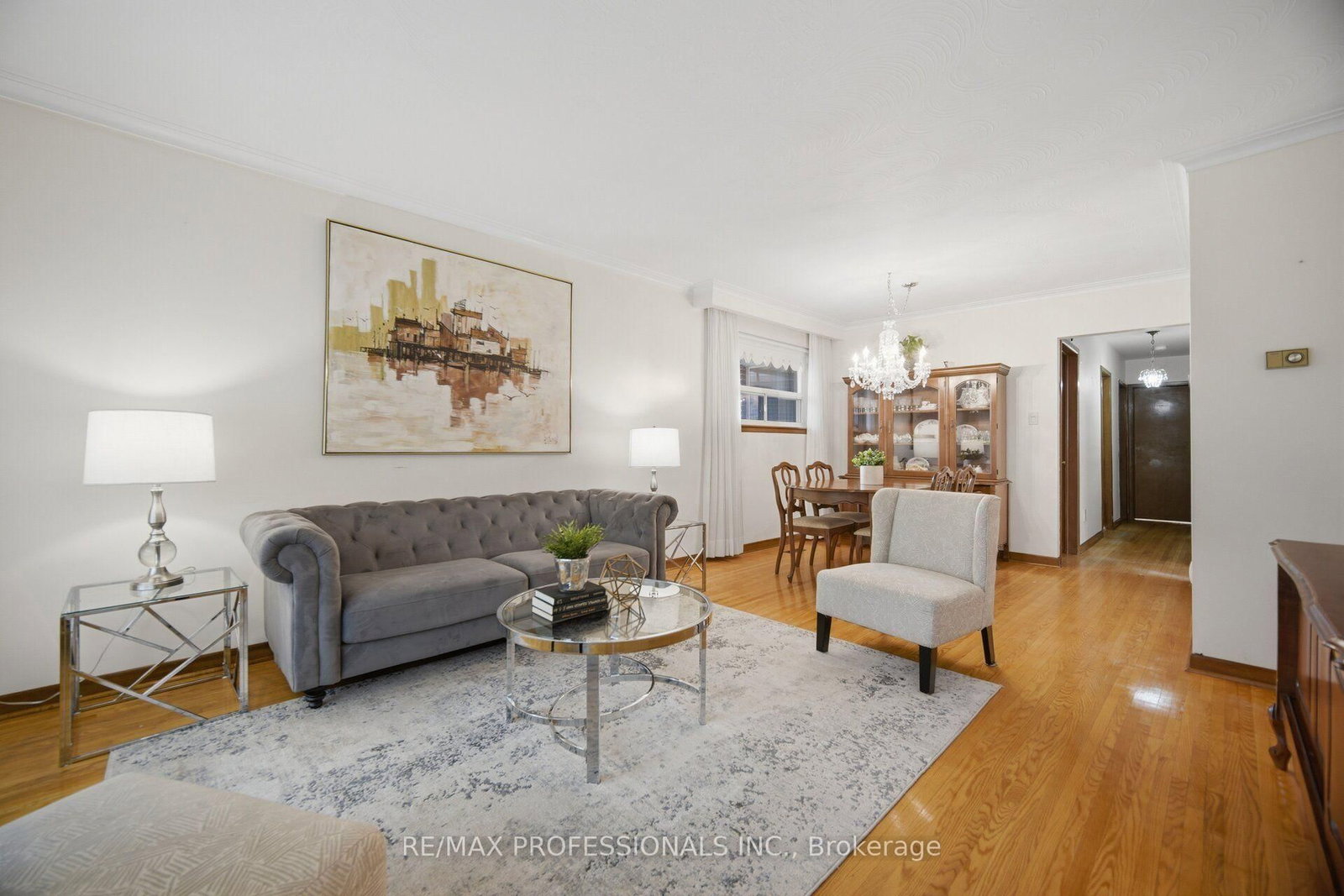 19 Earldown Drive • Toronto, ON photo 8