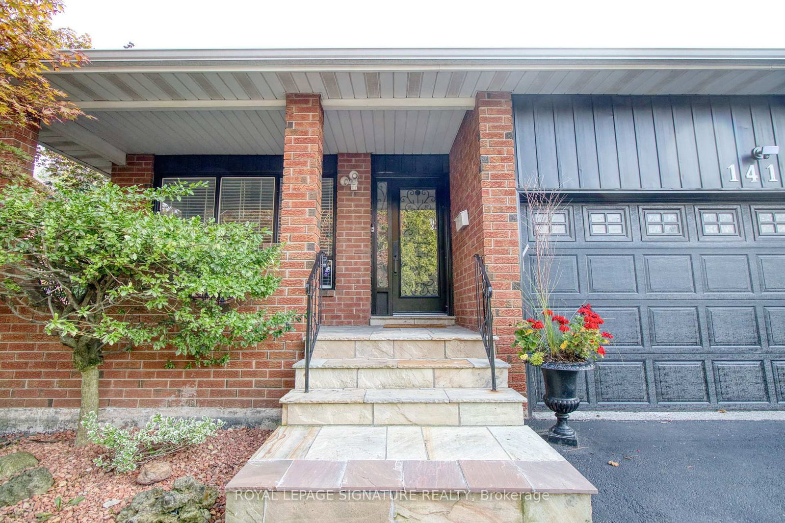 1414 Harmsworth Square • Oakville, ON photo 4