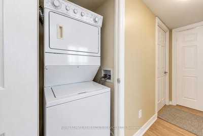3888 Duke Of York Mississauga,ON L5B 4P5 — Photo 18