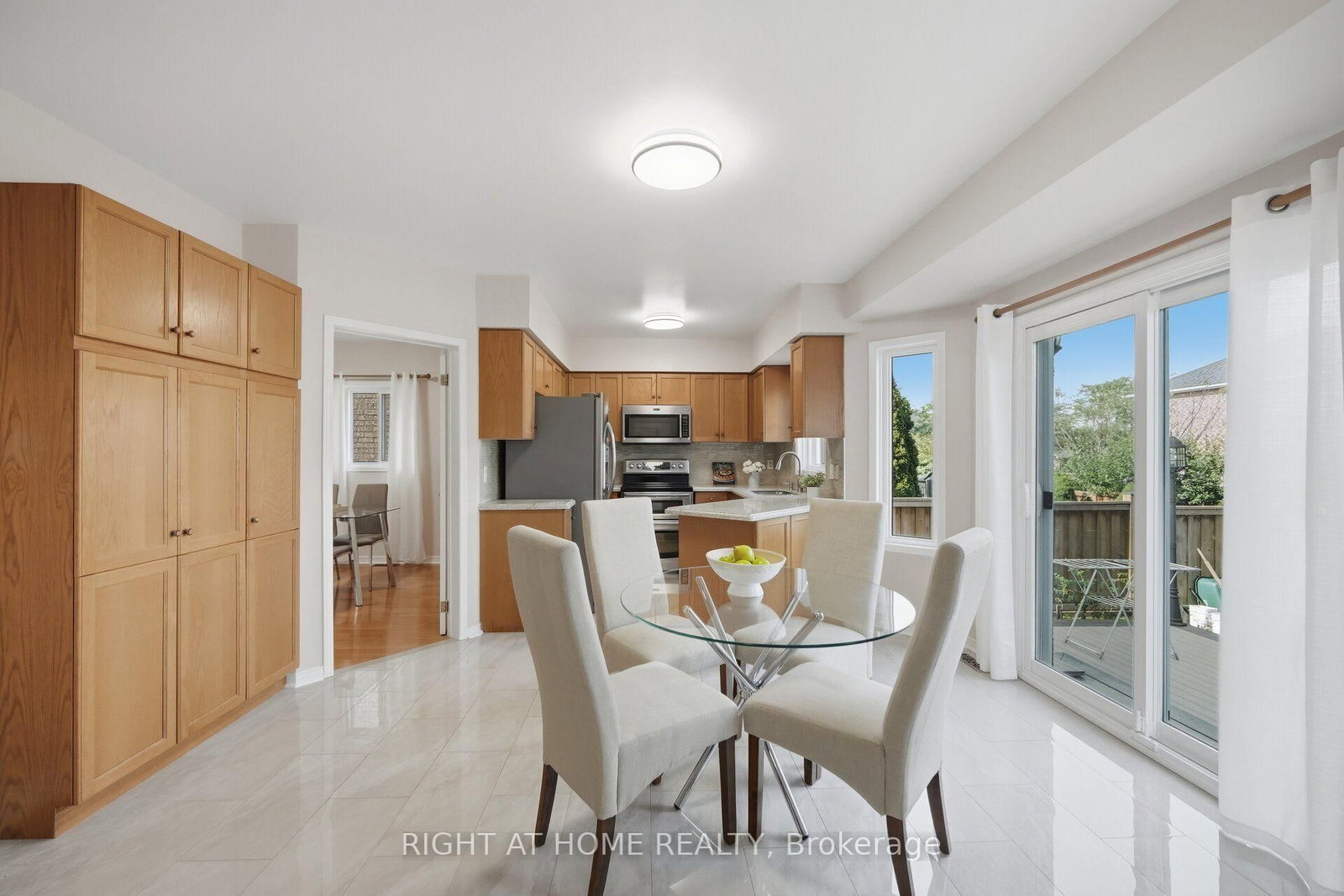 975 Mantle Crescent • Mississauga, ON photo 10