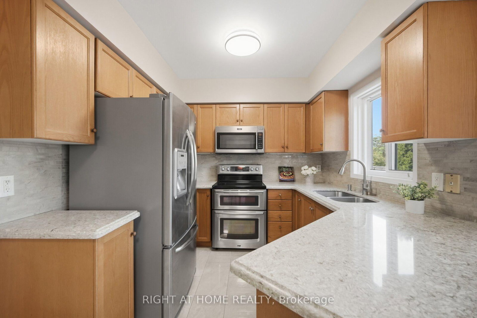 975 Mantle Crescent • Mississauga, ON photo 11