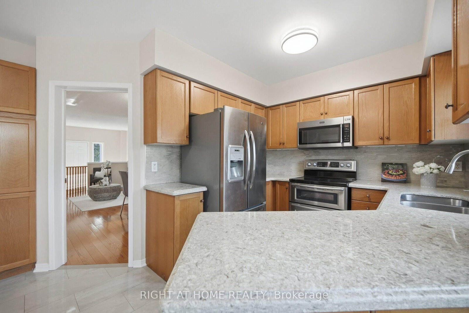 975 Mantle Crescent • Mississauga, ON photo 12