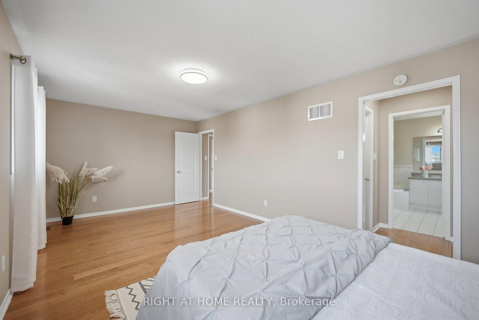975 Mantle Crescent • Mississauga, ON photo 22