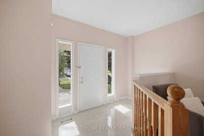 975 Mantle Crescent • Mississauga, ON photo 3