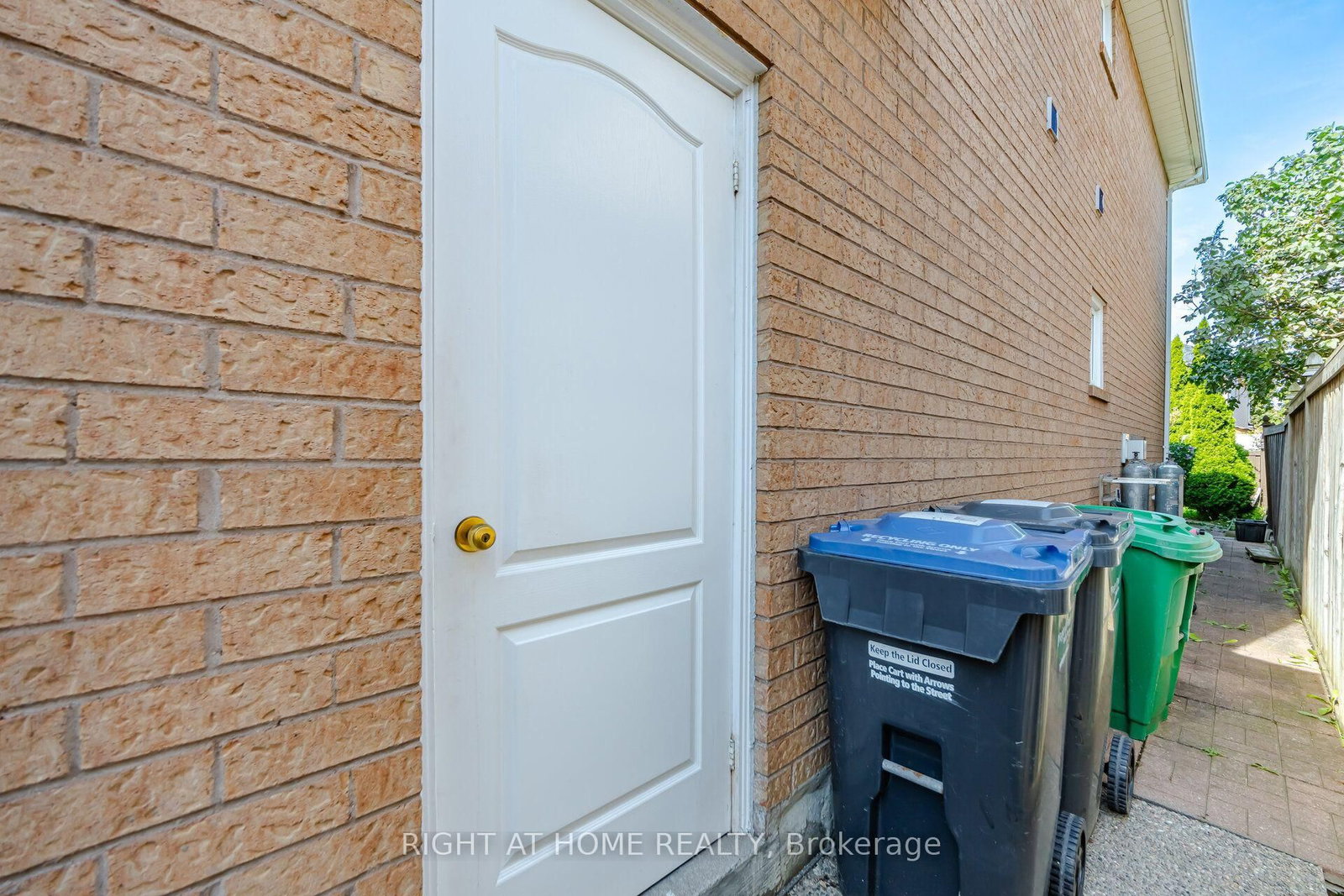 975 Mantle Crescent • Mississauga, ON photo 36