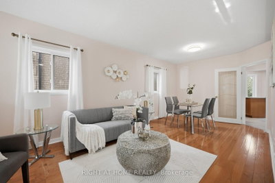 975 Mantle Crescent • Mississauga, ON photo 4