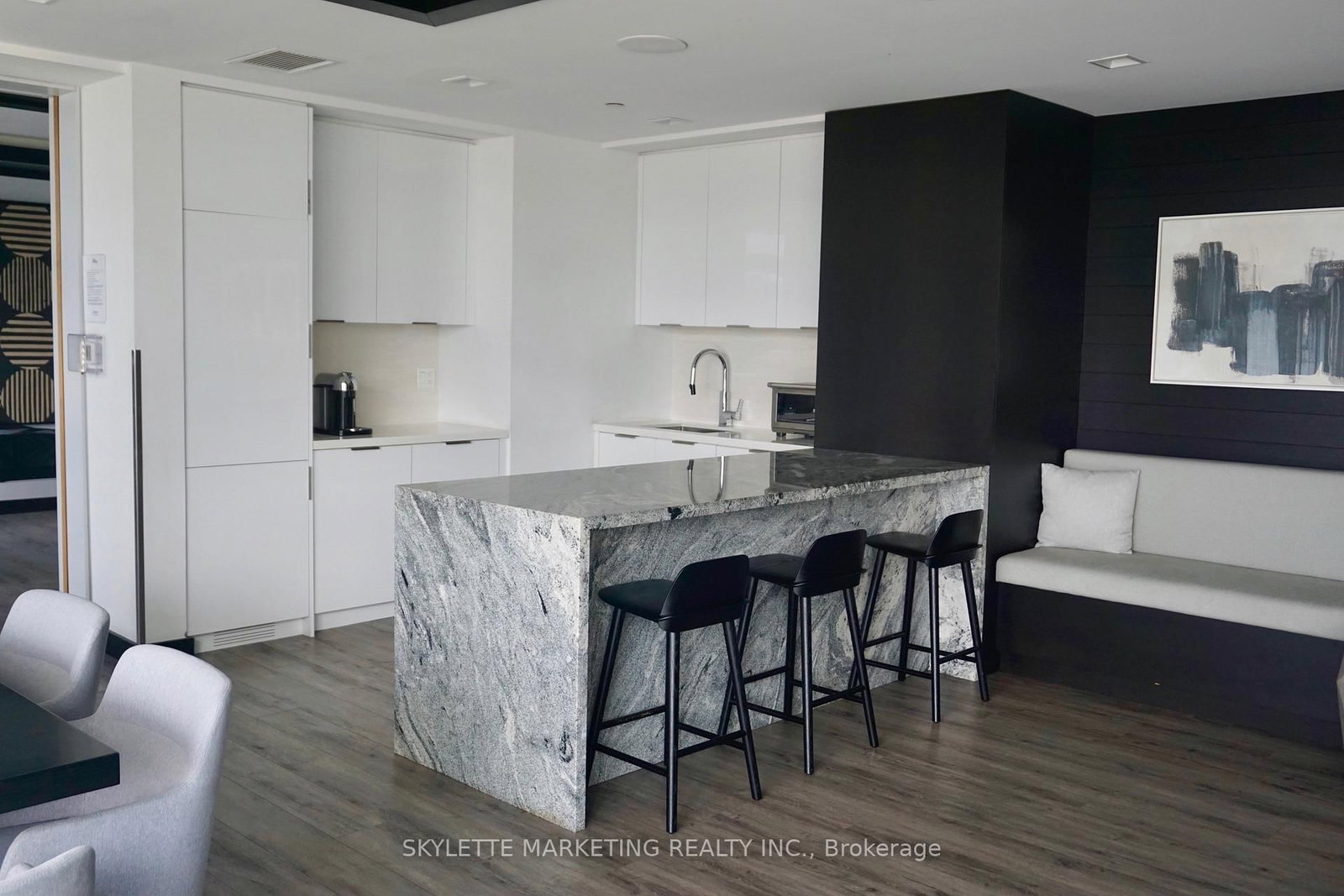 2025 Maria Street • #1301 • Burlington, ON photo 12