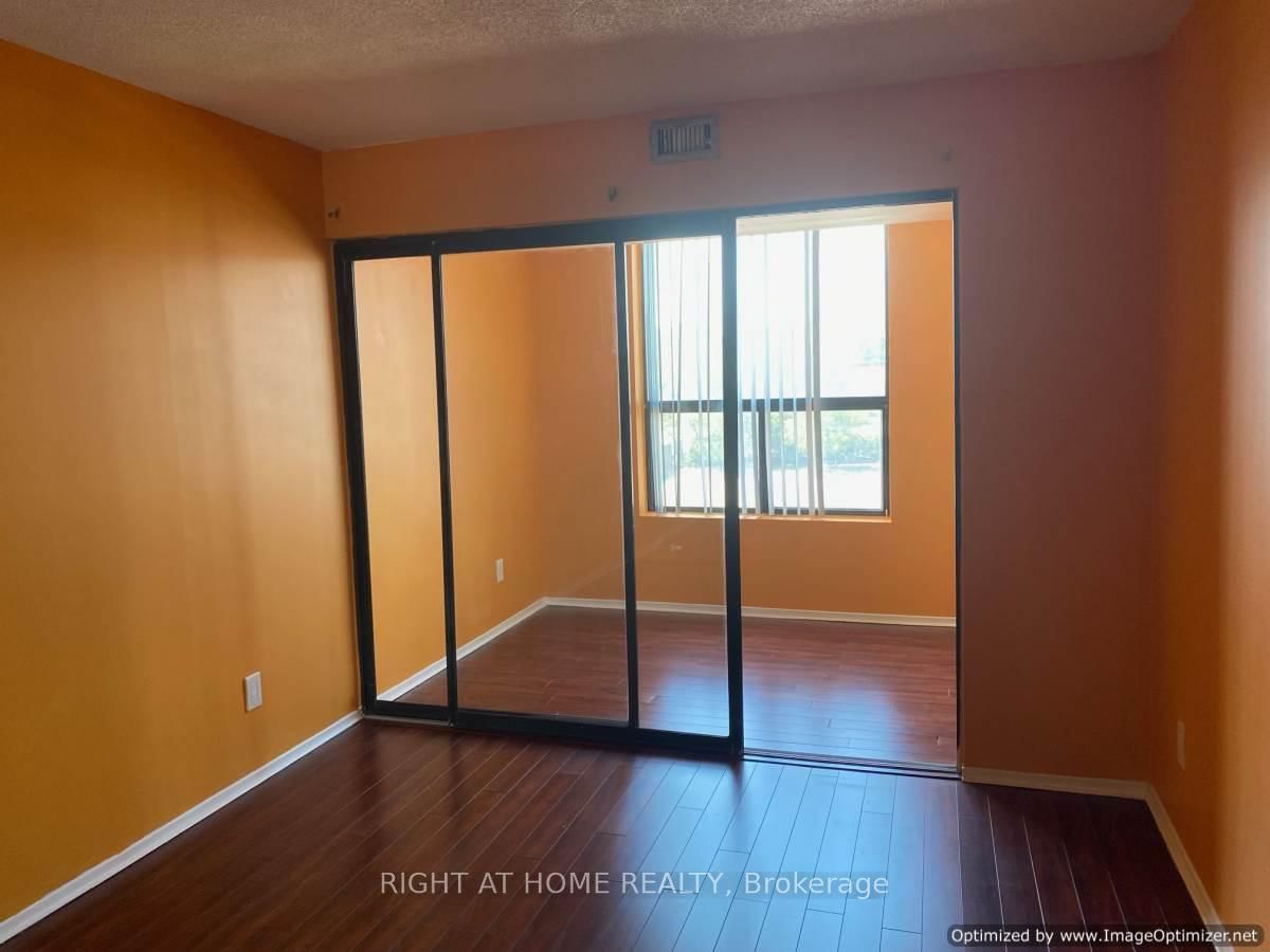 25 Agnes Street • #302 • Mississauga, ON photo 13