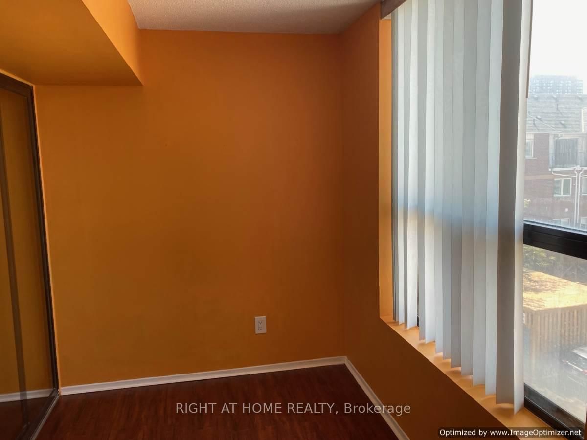 25 Agnes Street • #302 • Mississauga, ON photo 16
