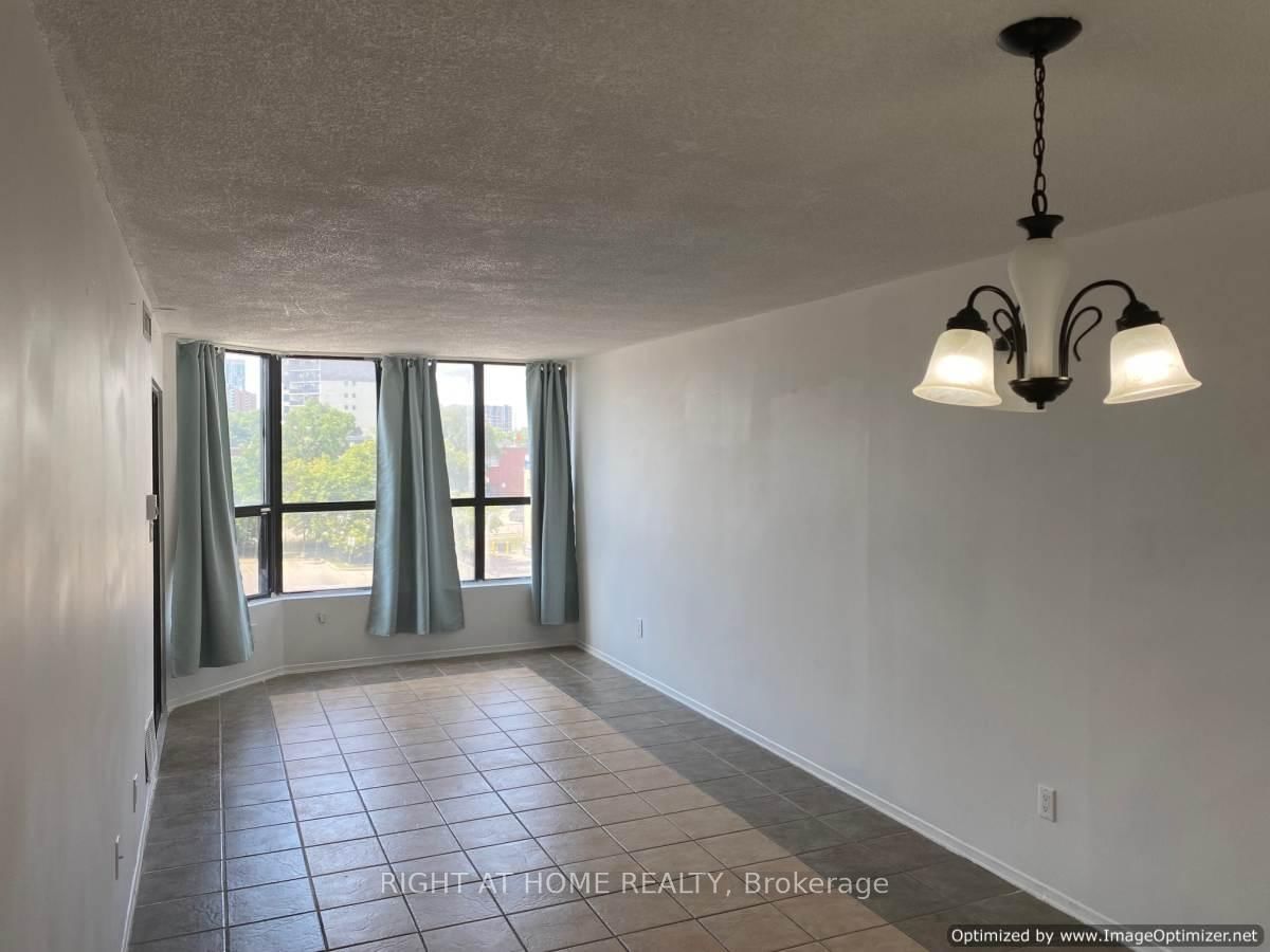 25 Agnes Street • #302 • Mississauga, ON photo 3